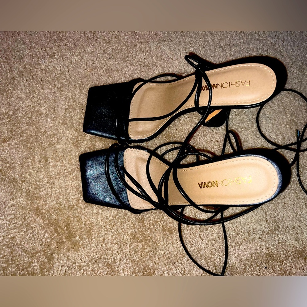 Black-Fashion Nova Heels